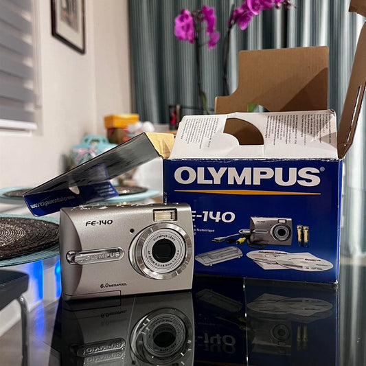 Olympus FE-140 silver digital camera brand new comes...