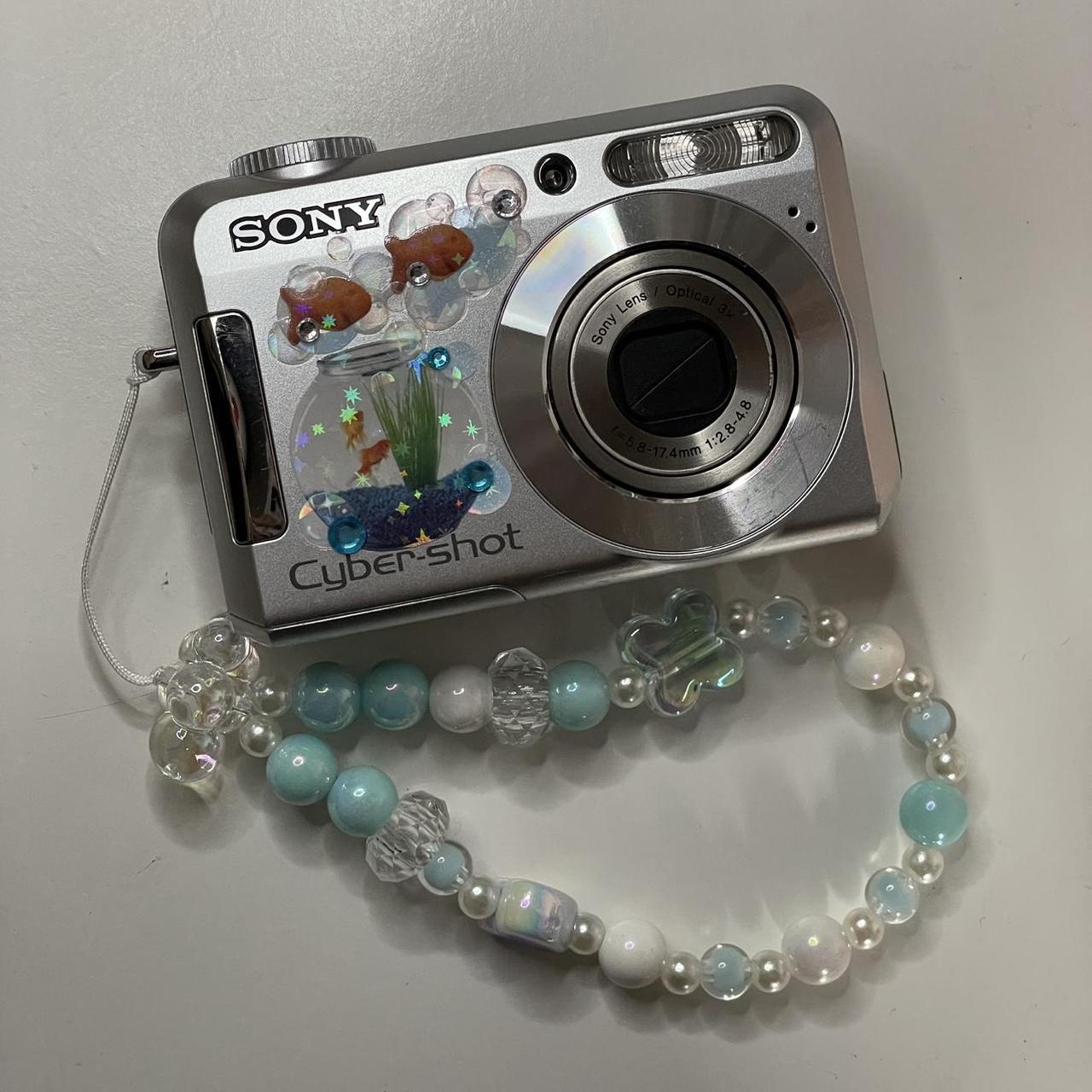 Sony Cybershot DSC-S650This cute little Sony...
